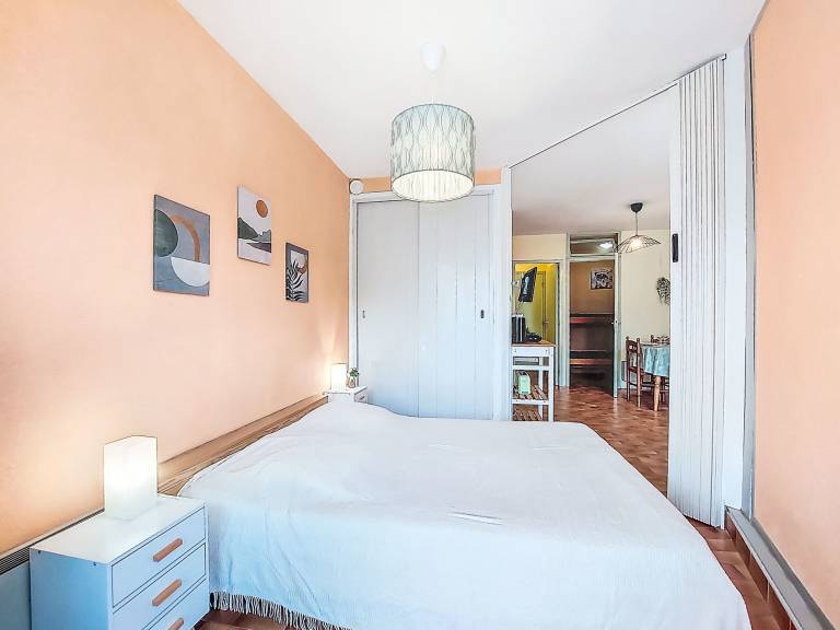 Family-oriented pleasant rental apartment with terrace | Close to the beach | Dogs allowed — photo 3