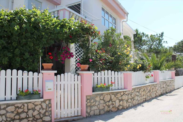 Holiday apartment with yard & barbeque — photo 4