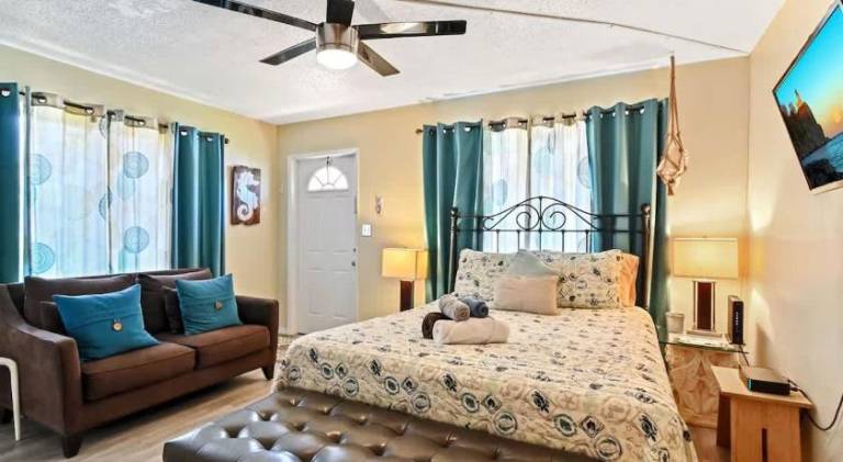 Pleasant vacation home | Pet-friendly in Deerfield Beach, FL