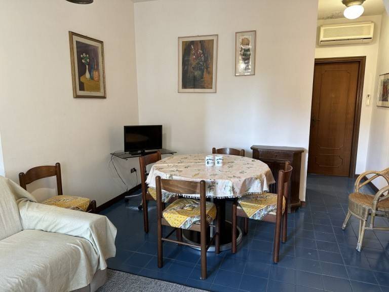 Apartment with 1 room for 5 persons — photo 2