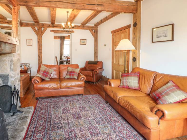 Cottage with garden, patio & BBQ — photo 4