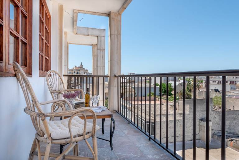 Apartment with patio | Mountain view | Good for workation — photo 4