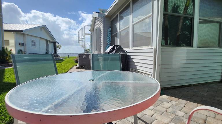 Family-friendly vacation home with jacuzzi, BBQ & heated pool | Pets allowed — photo 3