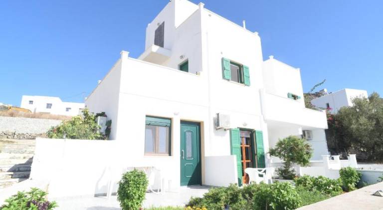 Holiday apartment with yard & patio in Naxos