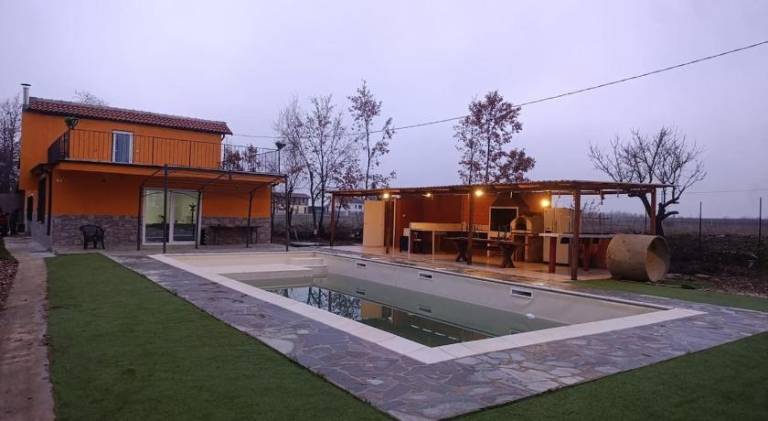 Villa with hot tub, garden & patio | Suitable for remote work — photo 3