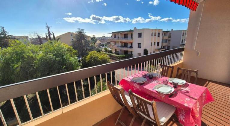 Apartment | Beach nearby | Pets are welcome in Sanary-sur-Mer