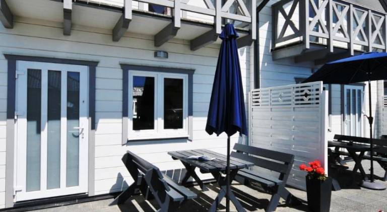 Pleasant lodge with barbeque, yard & patio | Pet-friendly — photo 4