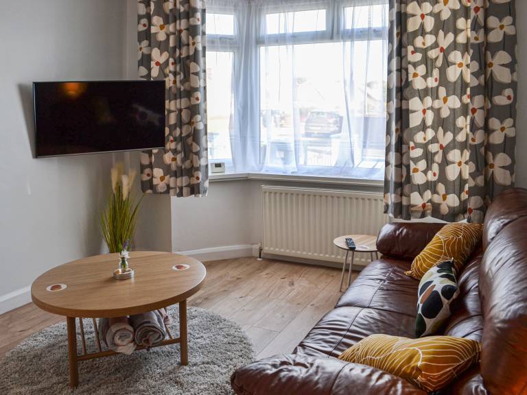 Family-friendly cottage with garden | River view | Dogs allowed — photo 2