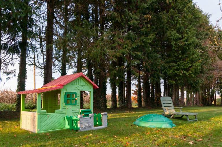 Wonderful gite with terrace, BBQ & yard | Pets allowed in Pontivy
