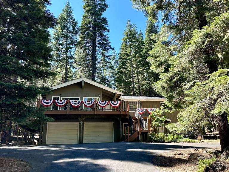 House  Lake Almanor