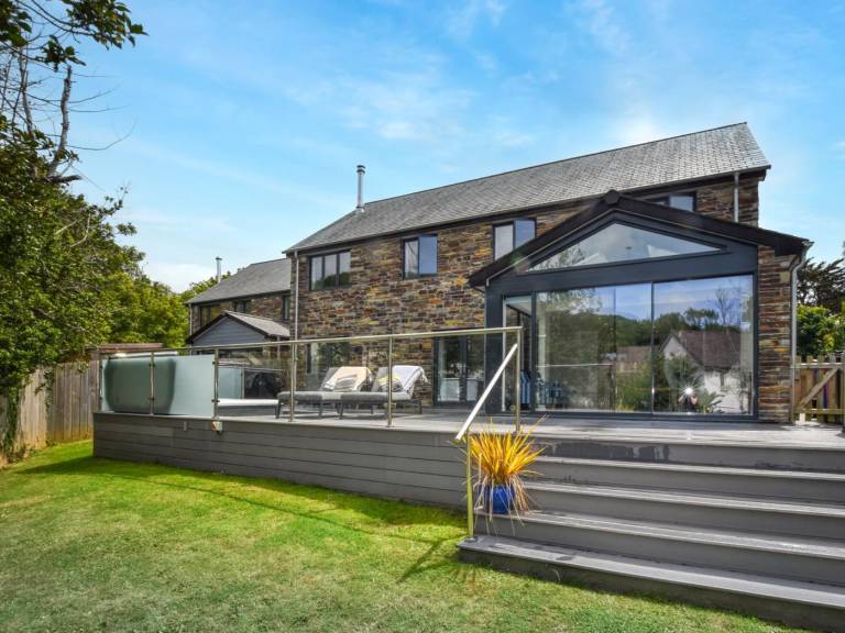 Fully equipped wonderful cottage with jacuzzi & yard | Pets are welcome in Bude