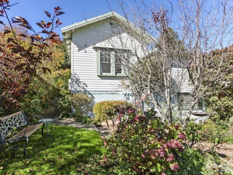 House Leura