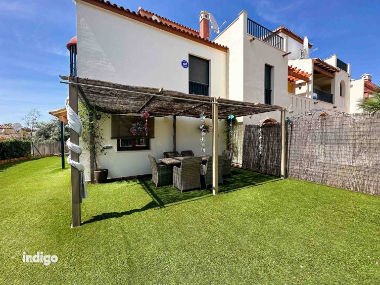 Vacation home with pool, terrace & yard — photo 2