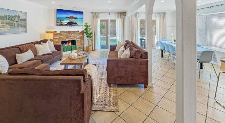 Vacation home with private pool, jacuzzi & barbeque — photo 3