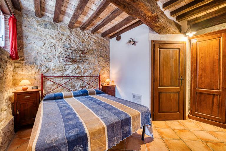 Holiday Home 'Casale Storico XVII Sec - Rosa' with Mountain View, Shared Pool and Wi-Fi in Spoleto