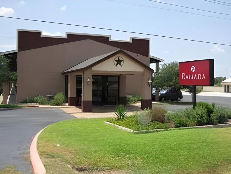 Super 8 by Wyndham Giddings in Giddings, TX