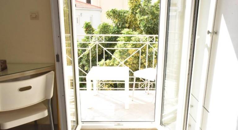 Apartment with terrace — photo 5