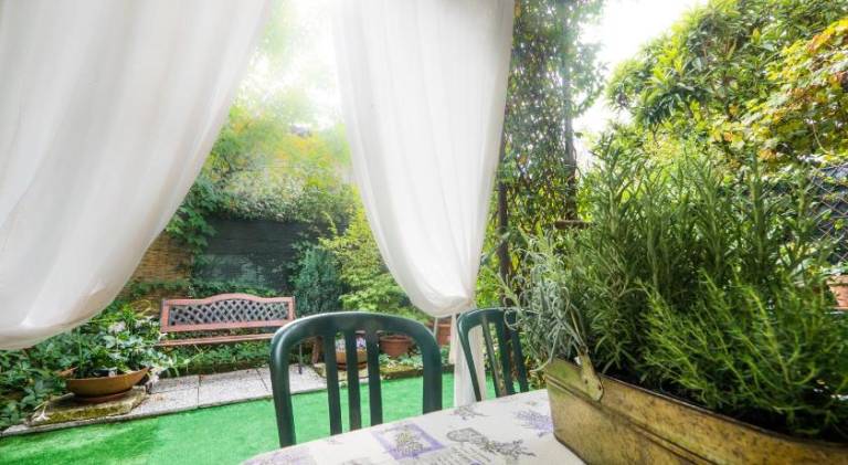 Apartment with garden in Pozzolengo