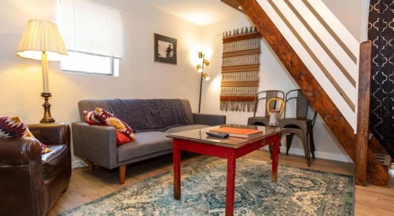 Vacation home | Suitable for remote work in Pittsburg, PA