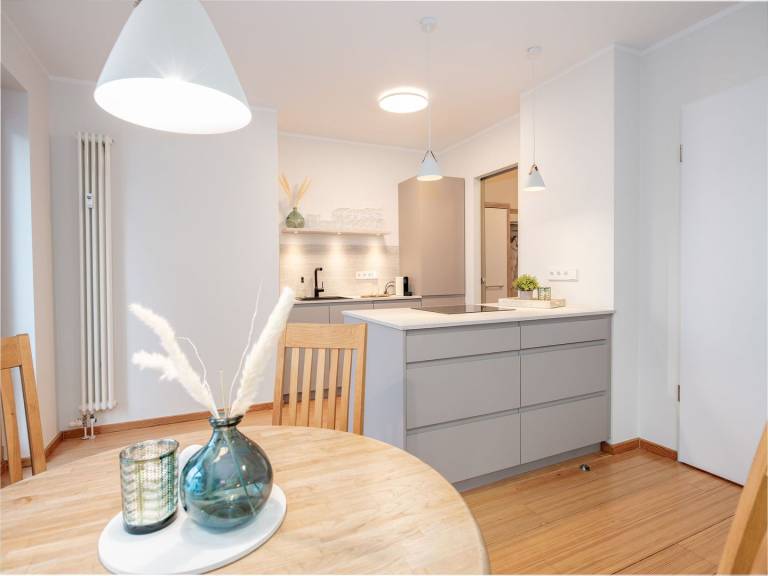 Appartement mit 1 Schlafzimmer und Balkon — photo 2