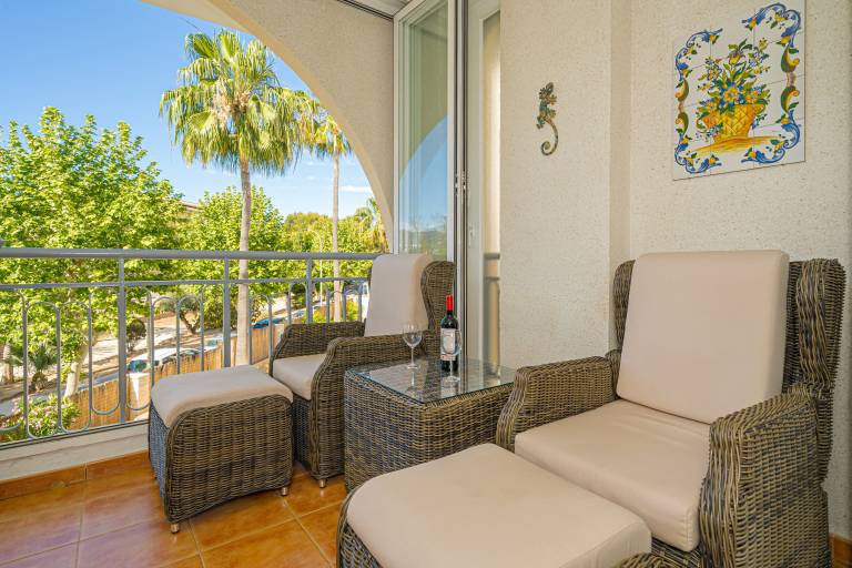 Fully equipped beautiful holiday apartment with patio, yard & pool | Mountain view | Dogs allowed — photo 3
