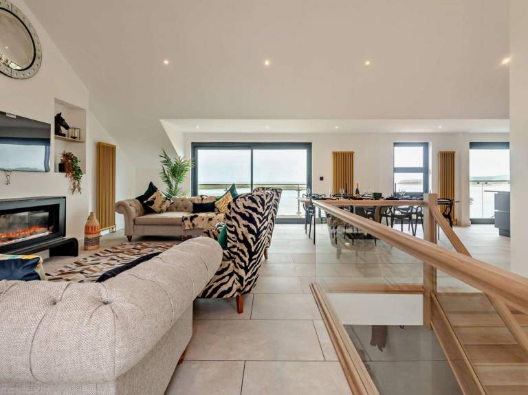 Fully equipped cottage with hot tub, garden & barbecue | Water view | Next to the beach | Pet-friendly — photo 2
