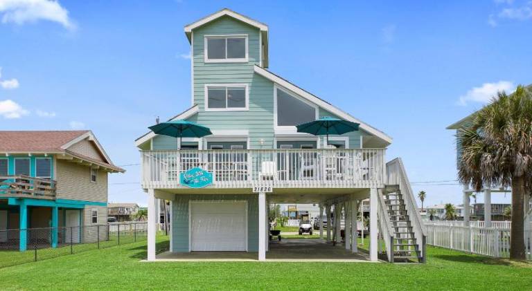 6 Bedroom plus Crows Nest with Beach View — photo 5