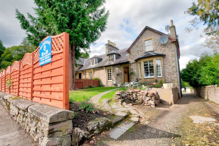 Bed & Breakfast  Inverness
