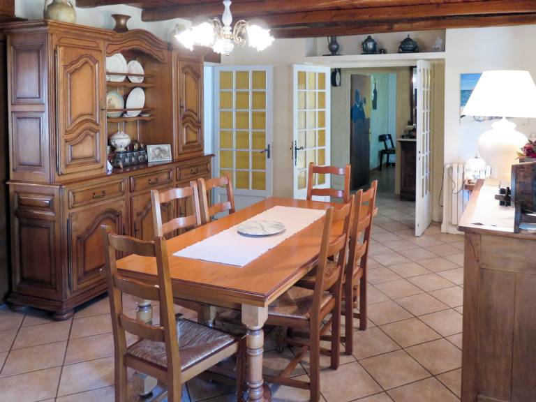Fully equipped vacation home with barbecue, terrace & yard | Pets are welcome — photo 3