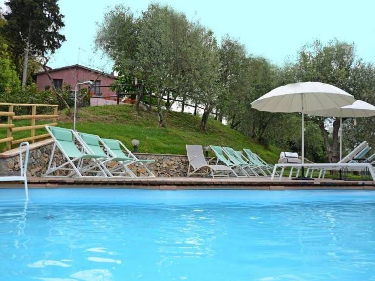 'Dependance Gina' mit Pool in Viareggio