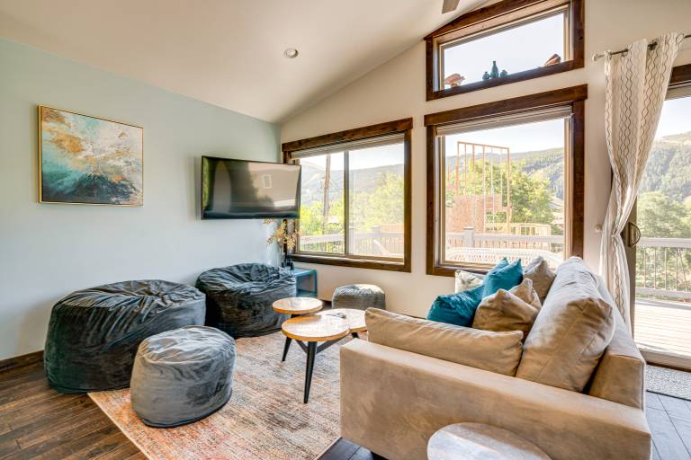 Walk to Slopes: Home w/ Hot Tub in Keystone — photo 4