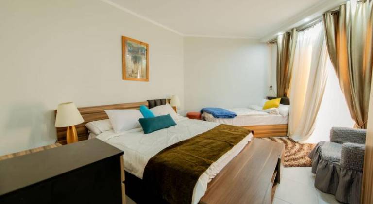 Serviced apartment with yard, private pool & terrace in Hurghada