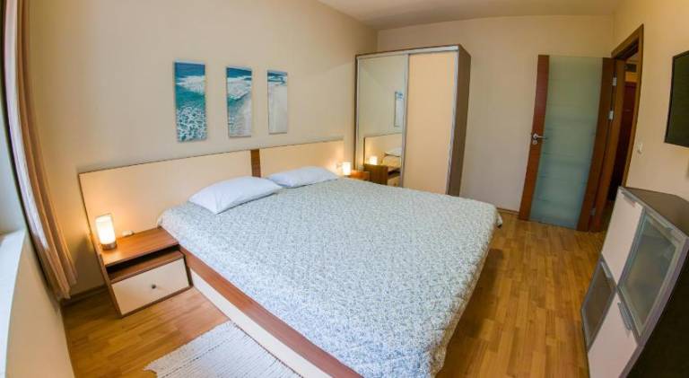 Apartment with 1 room for 4 persons in Varna