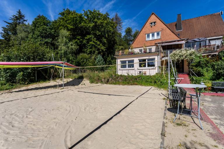 Vacation home with grill & patio in Kassel