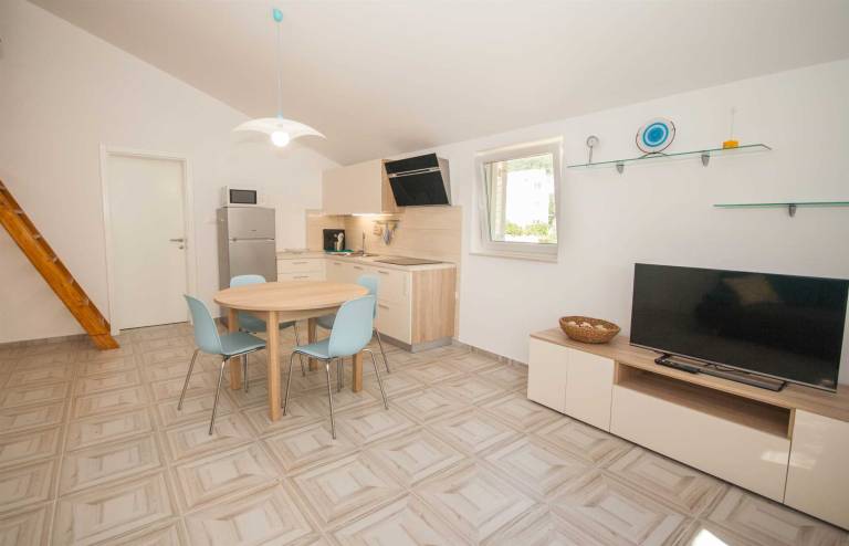 Holiday apartment with terrace — photo 4