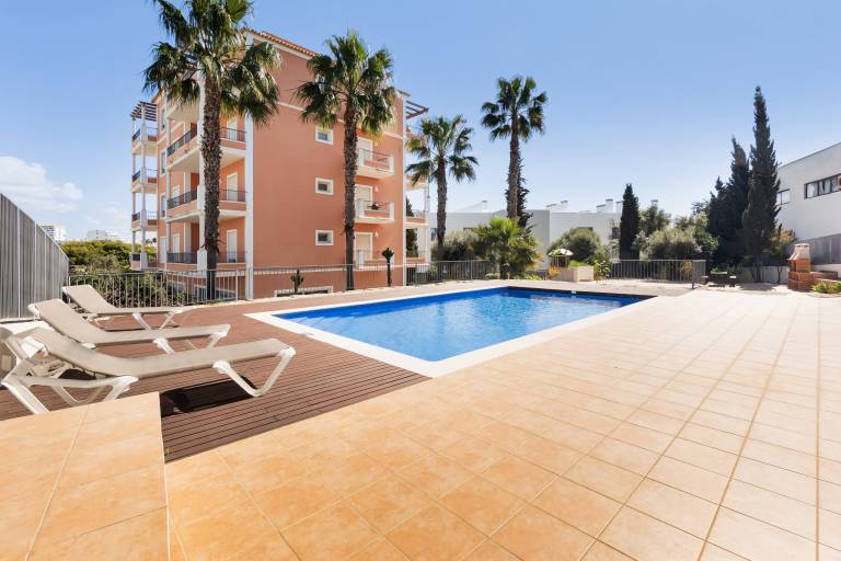 Family-oriented nice rental apartment with pool, BBQ & garden | Pets allowed in Albufeira
