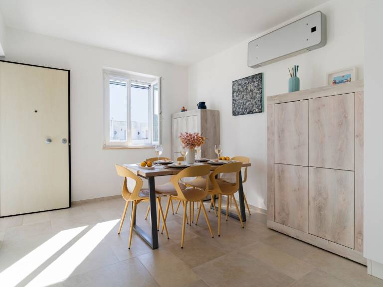 Rental apartment with yard, terrace & grill — photo 5