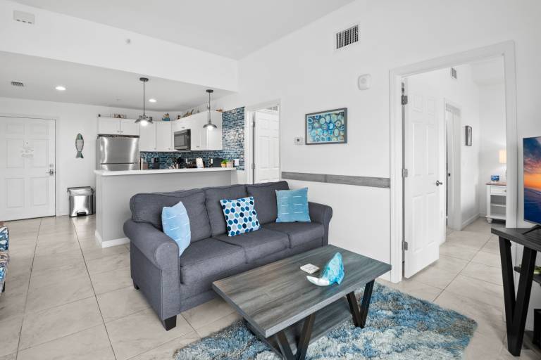 Children-friendly condo with heated pool & hot tub | Water view | Beach nearby | Pets are welcome — photo 4
