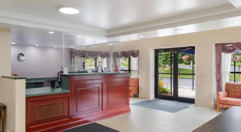All Seasons Inn & Suites Smithfield Providence — photo 3