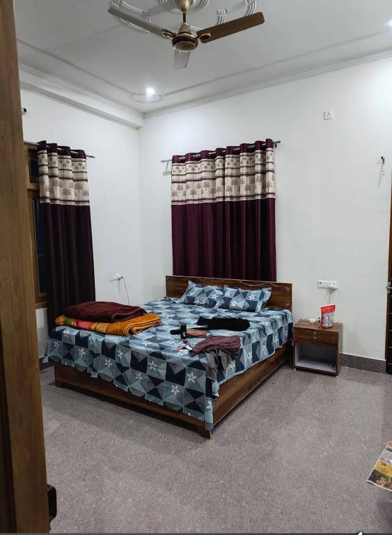 Pleasant house with yard, terrace & hot tub | Pets are welcome in Varanasi