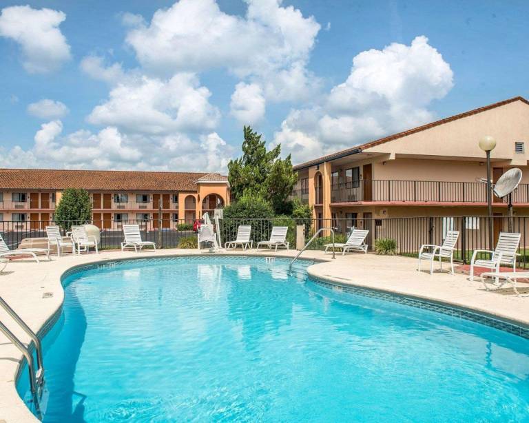 Quality Inn Marianna South — photo 2