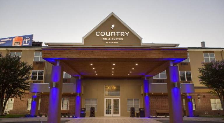 Country Inn & Suites by Radisson, Harlingen, TX — photo 5