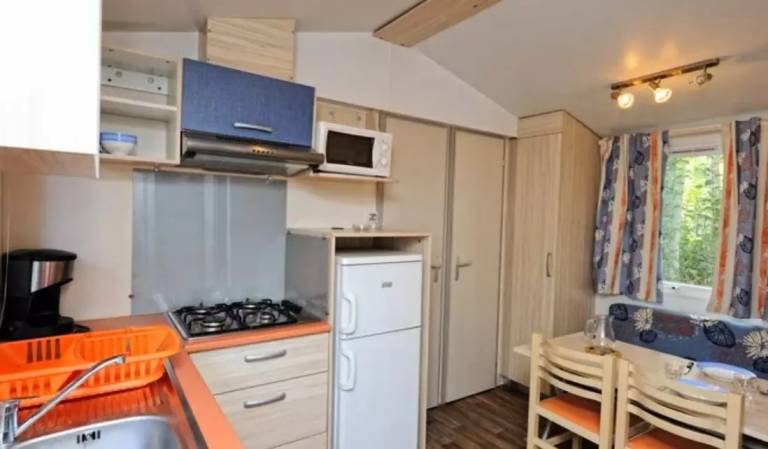 Charming mobile home with pool, barbecue & patio | Dogs allowed — photo 4