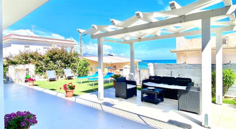 Rental apartment with barbecue & terrace — photo 4