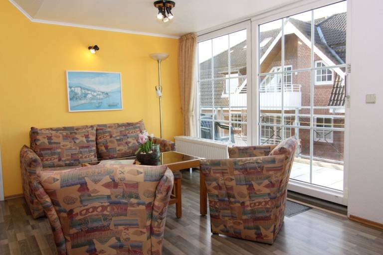 Rental apartment with patio, garden & pool — photo 2