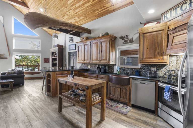 Fully equipped vacation home with pool | Pets allowed — photo 4