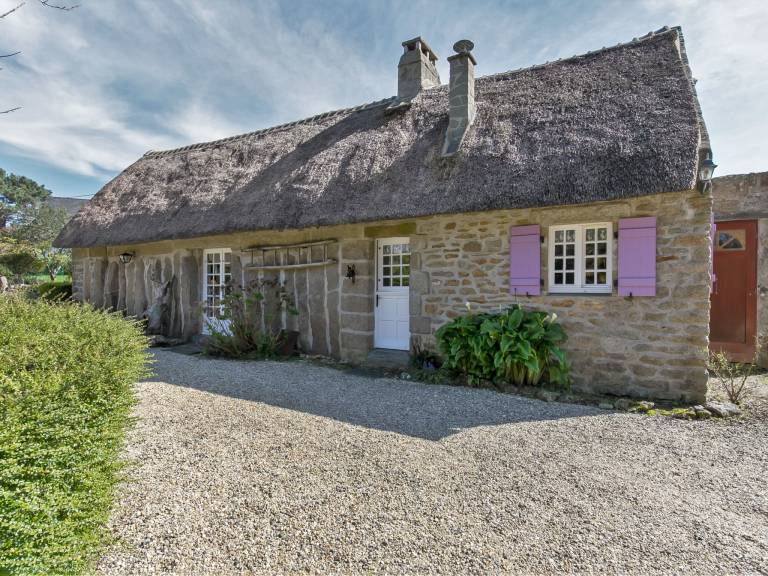 House with patio, garden & barbeque — photo 2