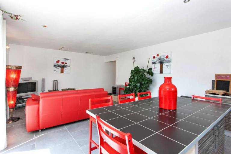 Fully equipped pleasant gite with private pool, garden & patio | Pet-friendly — photo 5