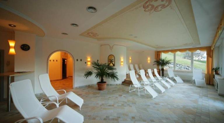 Serviced apartment with sauna & pool | Ski nearby | Suitable for remote work | Pets are welcome — photo 4