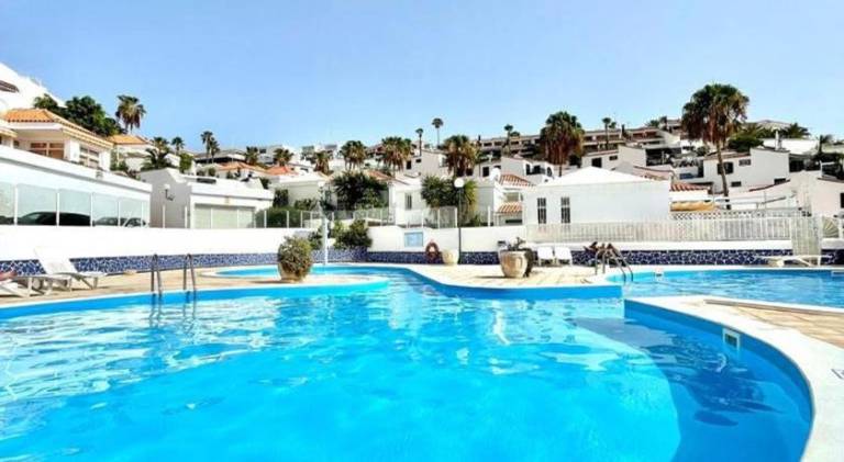Beautiful vacation home with pool | Pet-friendly — photo 3